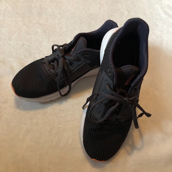 puma enzo cross trainers